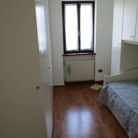 Marinella Fronte Lago Villa *