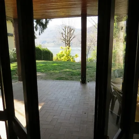 Marinella Fronte Lago Villa *